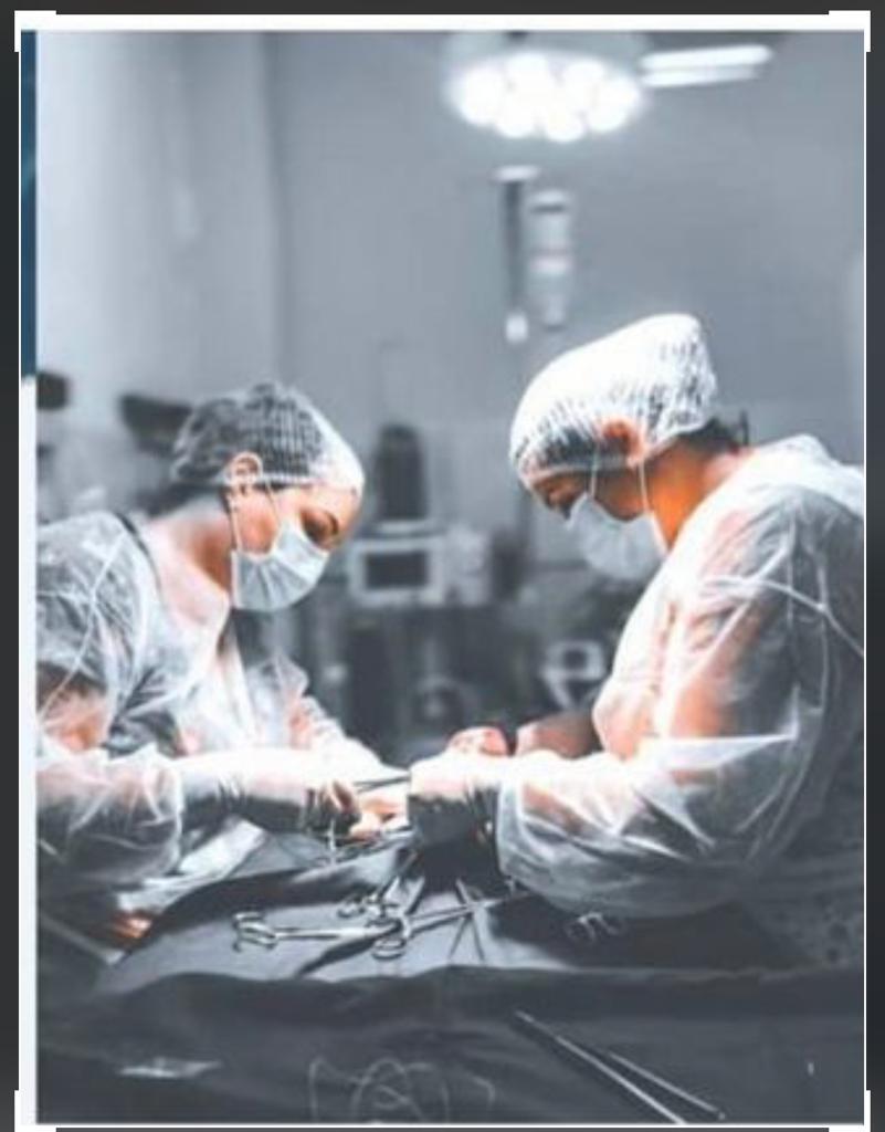 As duas irmãs realizando uma cirurgia complexa aqui em Barra do Garças