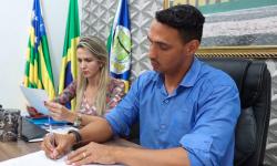 VEJA VÍDEO: Ricardo Galvão anuncia bolsa-aprimoramento para funcionários da Educação de Aragarças