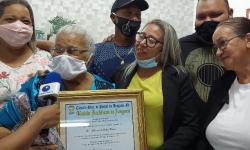 Parteira de 77 anos e mais 8 pessoas são homenageadas por vereadores de Pontal VEJA VÍDEO