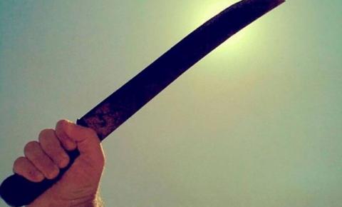 Mulher em Barra do Garças é espancada pelo marido que tentou matá-la com um facão